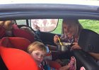 077 Deti 2012 Tisa-stanovani 85 Vecere v aute